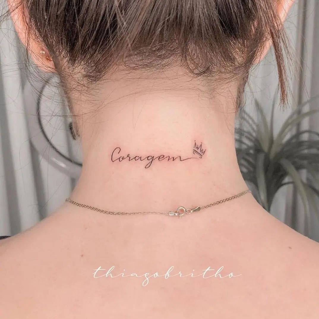 tatuagem-na-nuca-feminina