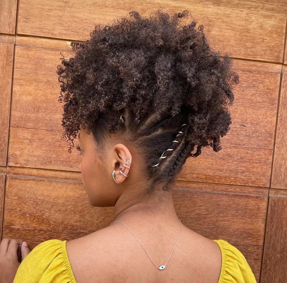 penteado-cabelo-cacheados-curto
