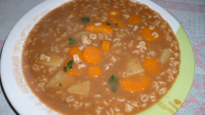 sopa-de-feijao-com-macarrao