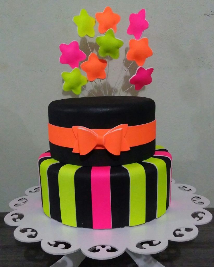 Bolo Decorado Neon