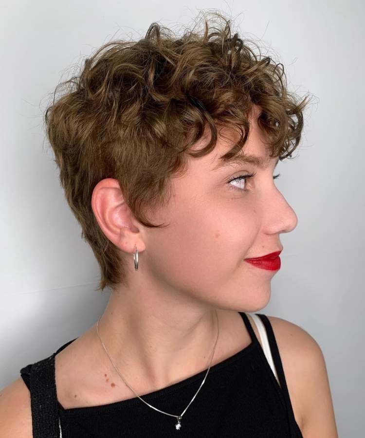 corte-de-cabelos-ondulados-feminino