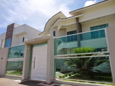 Casa com Muro Moderno