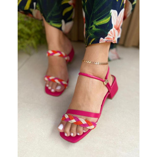 looks-com-sandalia-rosa-feminino