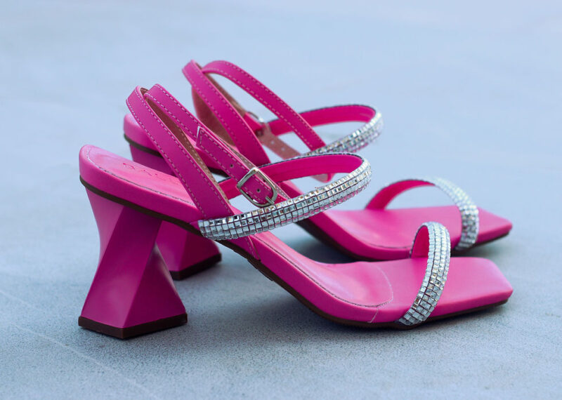 looks-com-sandalia-rosa-feminino