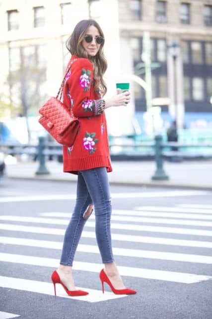 looks-com-scarpin-vermelho-feminino
