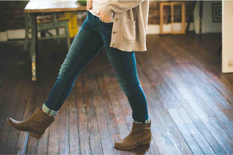 look-bota-marrom-feminino