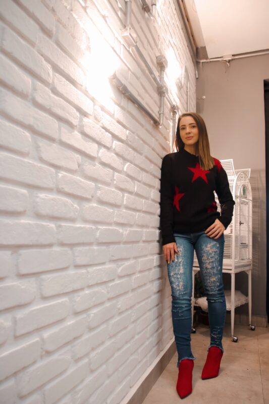 look-com-bota-vermelha-feminino