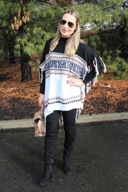 look-com-poncho-feminino