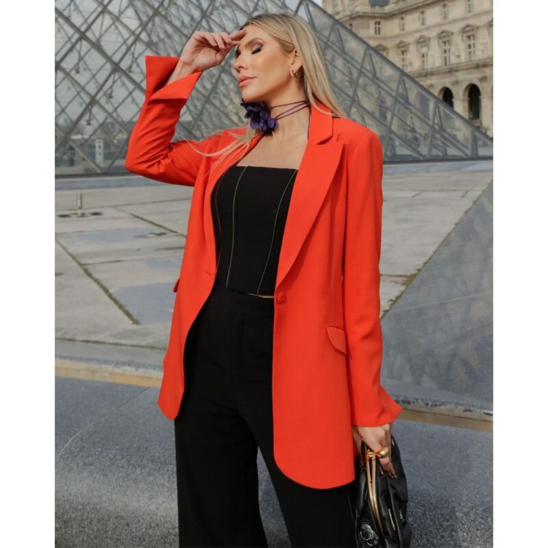 look-blazer-vermelho-feminino