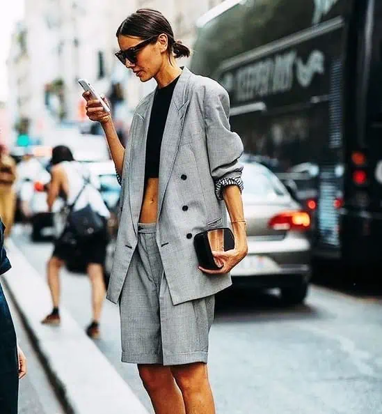 look-blazer-cinza-feminino