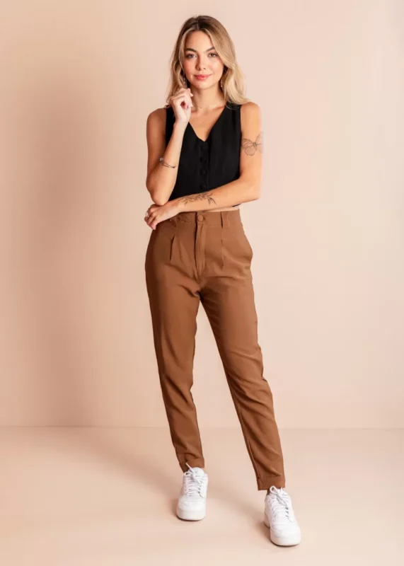 look-com-calca-marrom-feminino