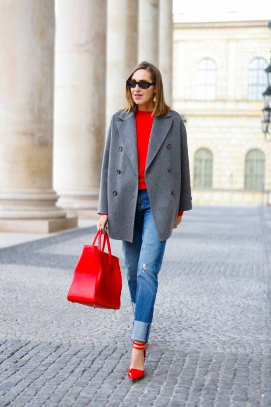 looks-com-scarpin-vermelho-feminino