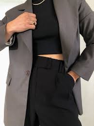 look-blazer-cinza-feminino