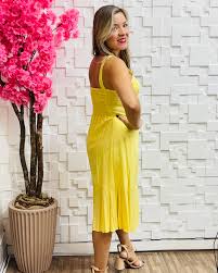 look-amarelo-feminino