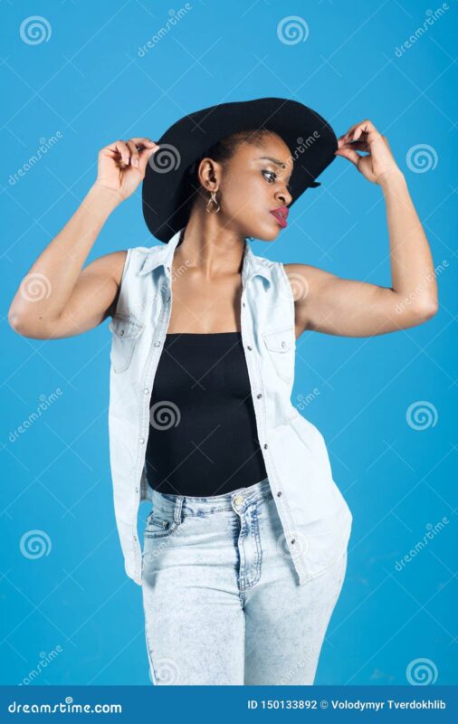 look-colete-jeans-feminino