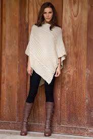 look-com-poncho-feminino