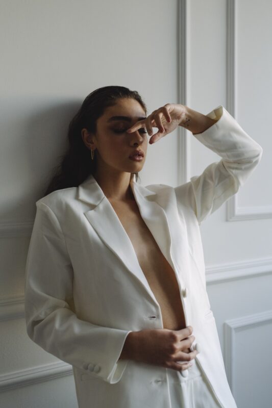 look-com-blazer-off-white-feminino