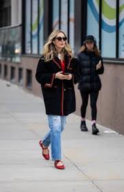 looks-com-scarpin-vermelho-feminino