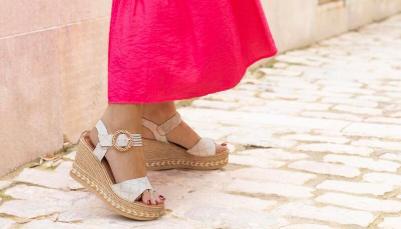 looks-com-sandalia-rosa-feminino