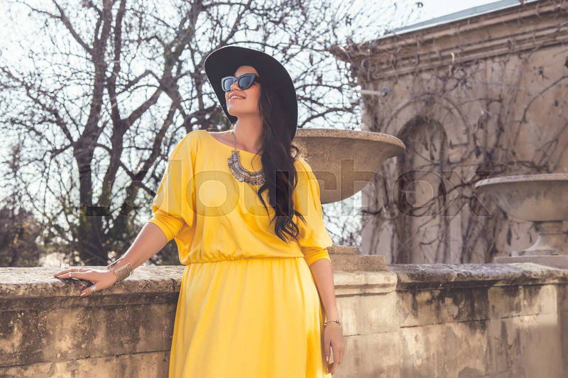 look-amarelo-feminino