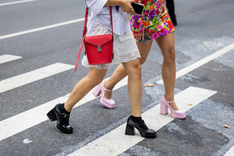 looks-com-sandalia-rosa-feminino