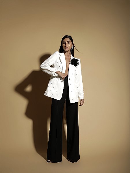 look-com-blazer-off-white-feminino