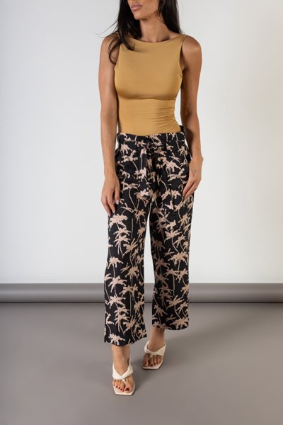looks-com-pantacourt-feminino