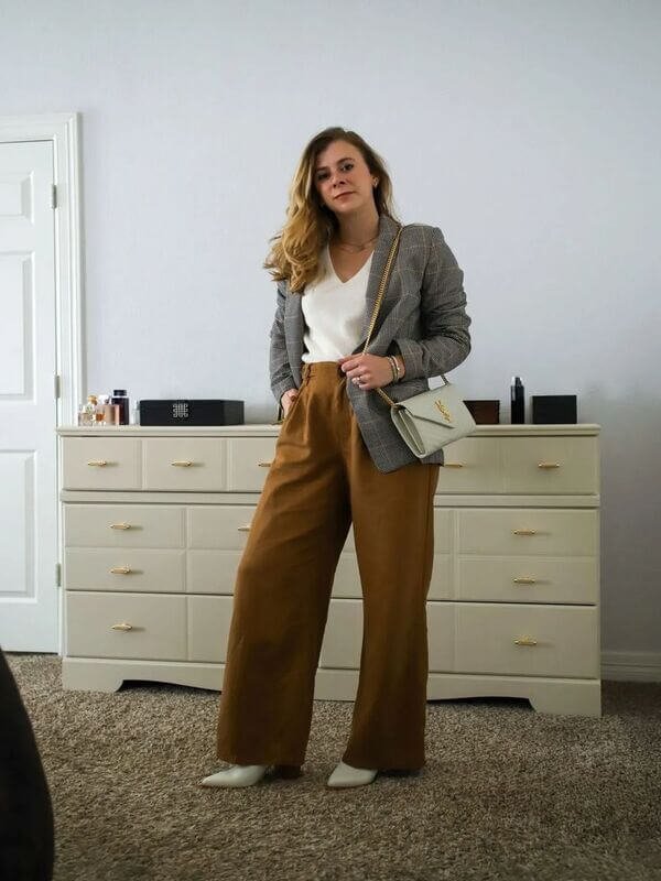 look-com-calca-marrom-feminino
