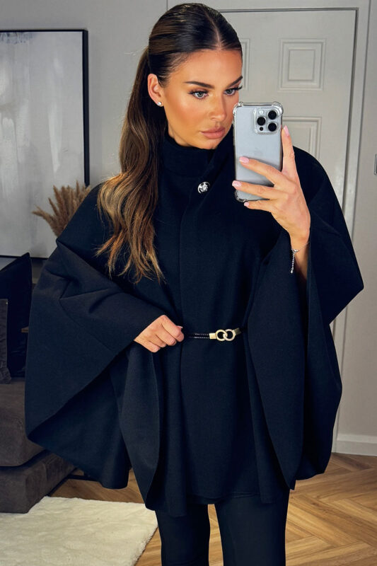 look-com-poncho-feminino