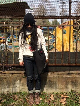 look-com-bota-vermelha-feminino