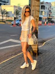 look-com-bolsa-branca-feminino