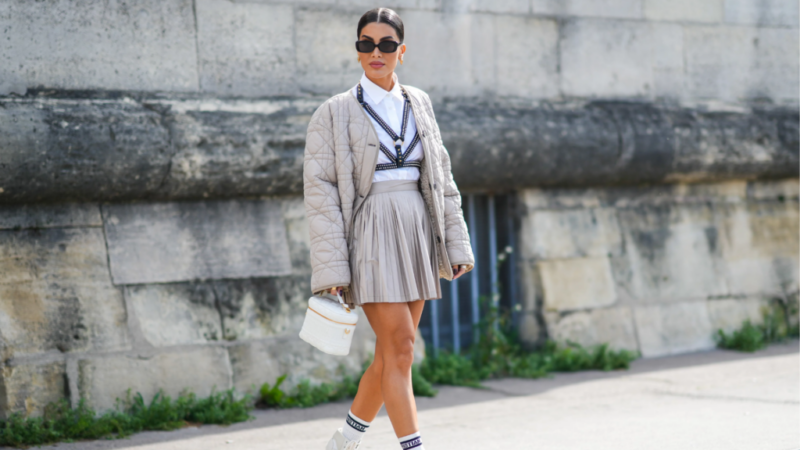 look-com-bolsa-branca-feminino