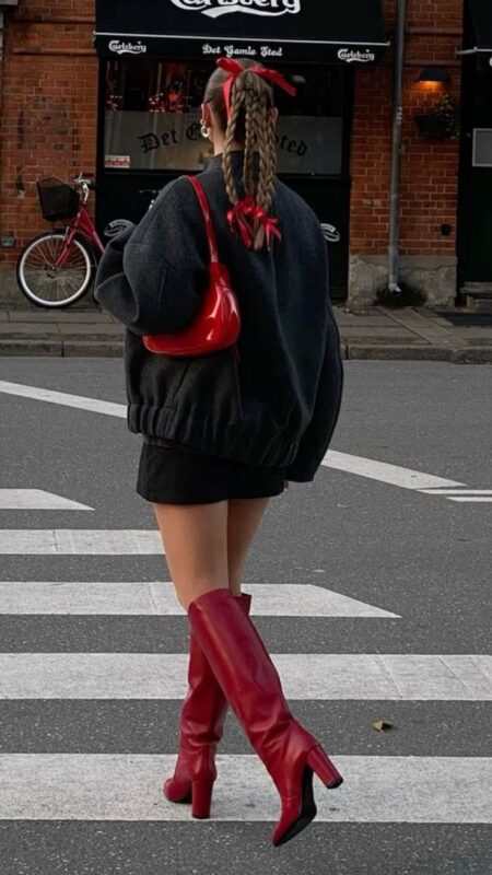 look-com-bota-vermelha-feminino