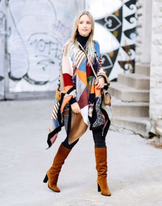 look-com-poncho-feminino