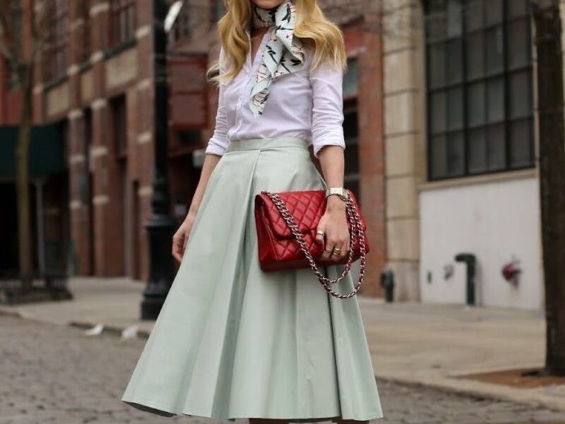 looks-com-scarpin-vermelho-feminino