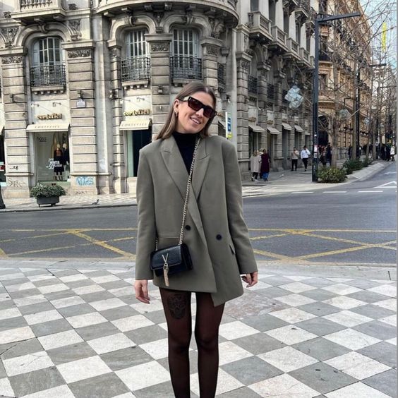 look-blazer-cinza-feminino
