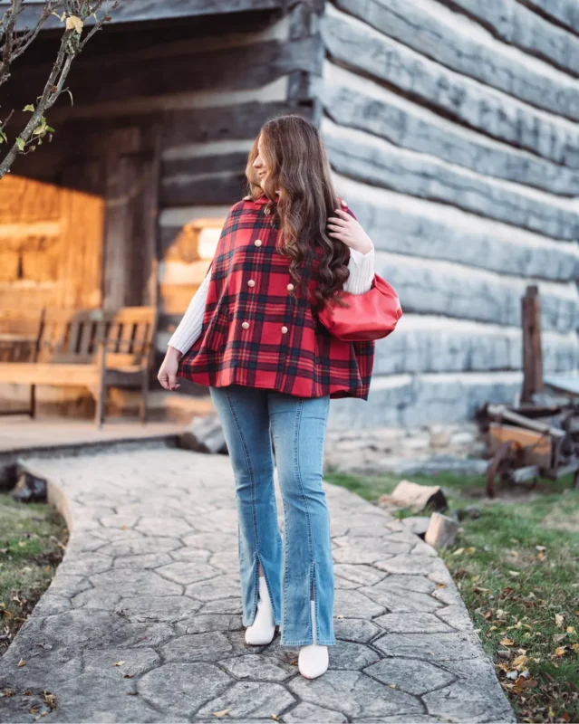 look-com-poncho-feminino