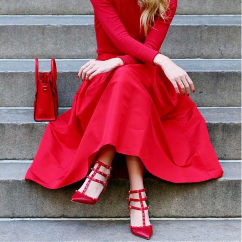 looks-com-scarpin-vermelho-feminino