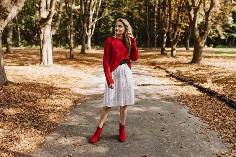 look-com-bota-vermelha-feminino