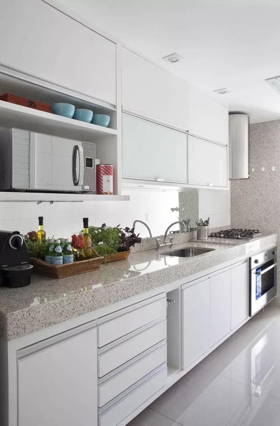 Cozinha pequena e planejada: 12 ideias ...