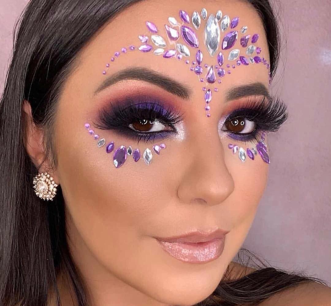 Se liga nas dicas de make com glitter ...