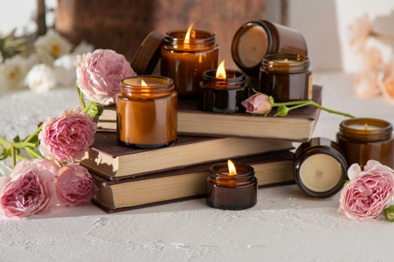 Velas Aromáticas: O Segredo para uma Casa Zen (e qual fragrância DETONA o estresse em 5 minutos)