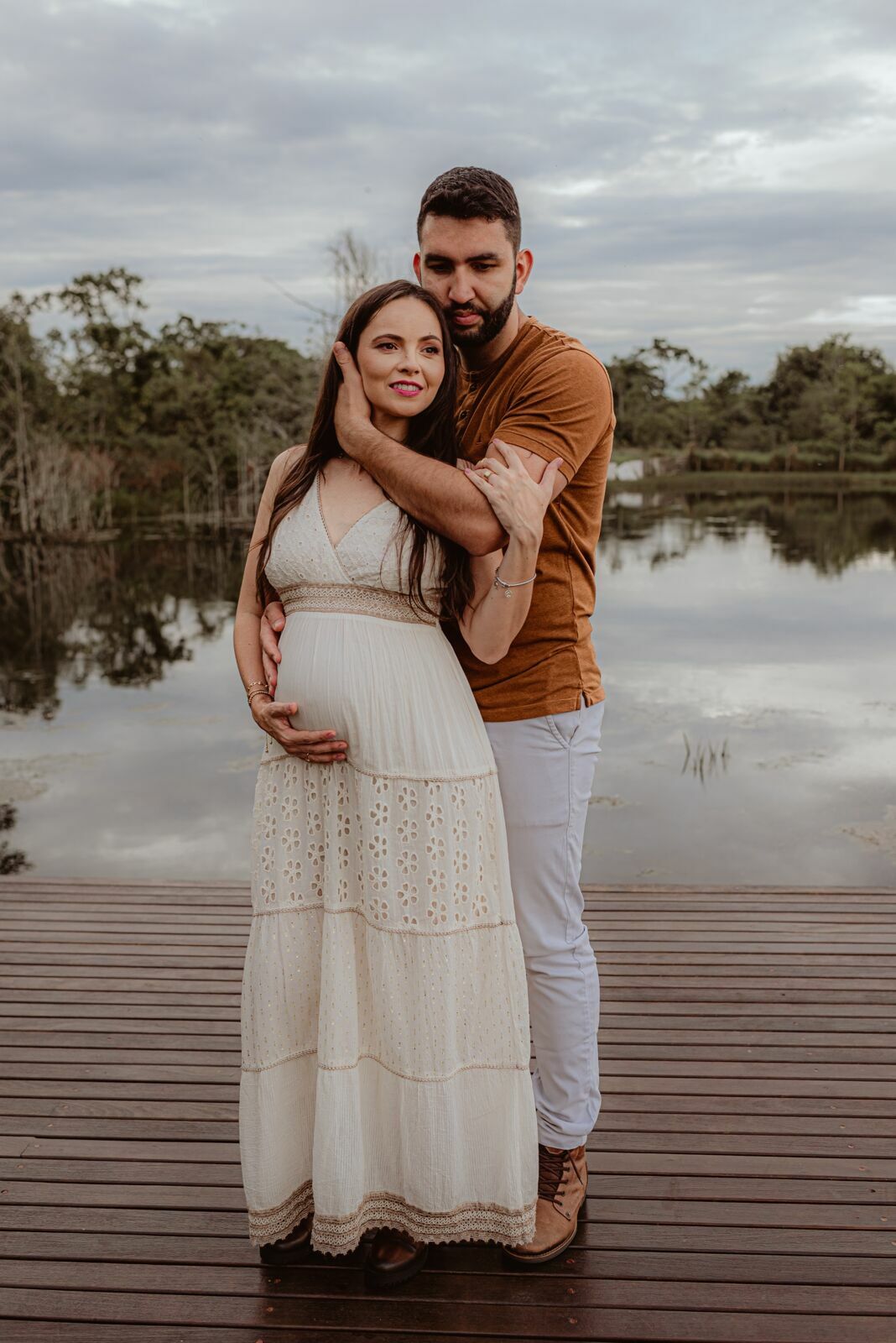 Ensaio fotográfico de Gestante no campo ...