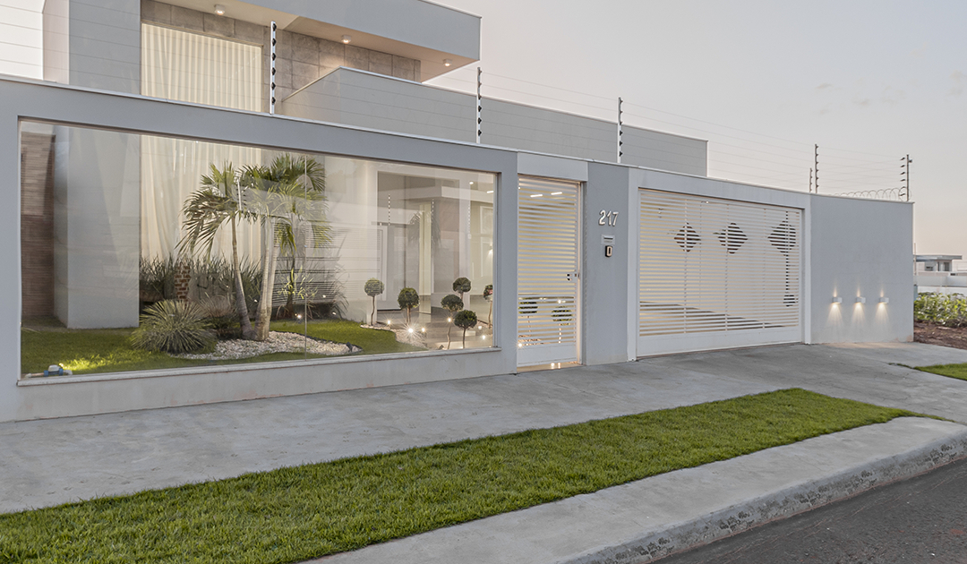 Fachada de casa térrea contemporânea ...