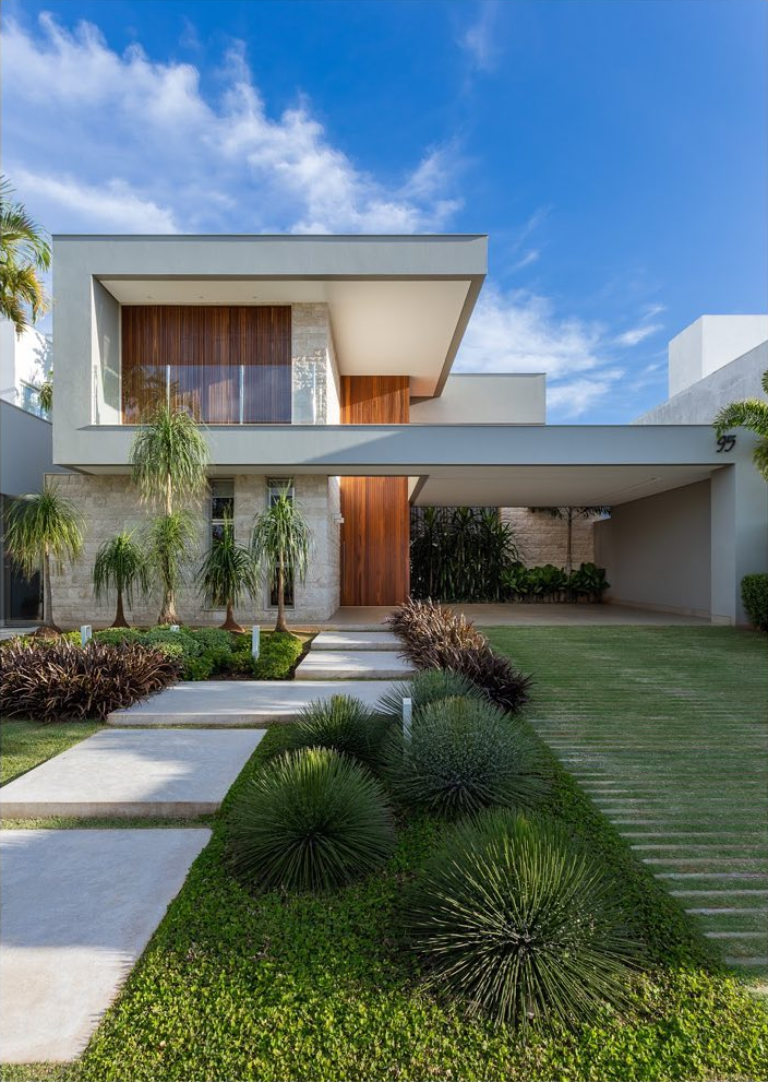Fachada de casa contemporânea com ...