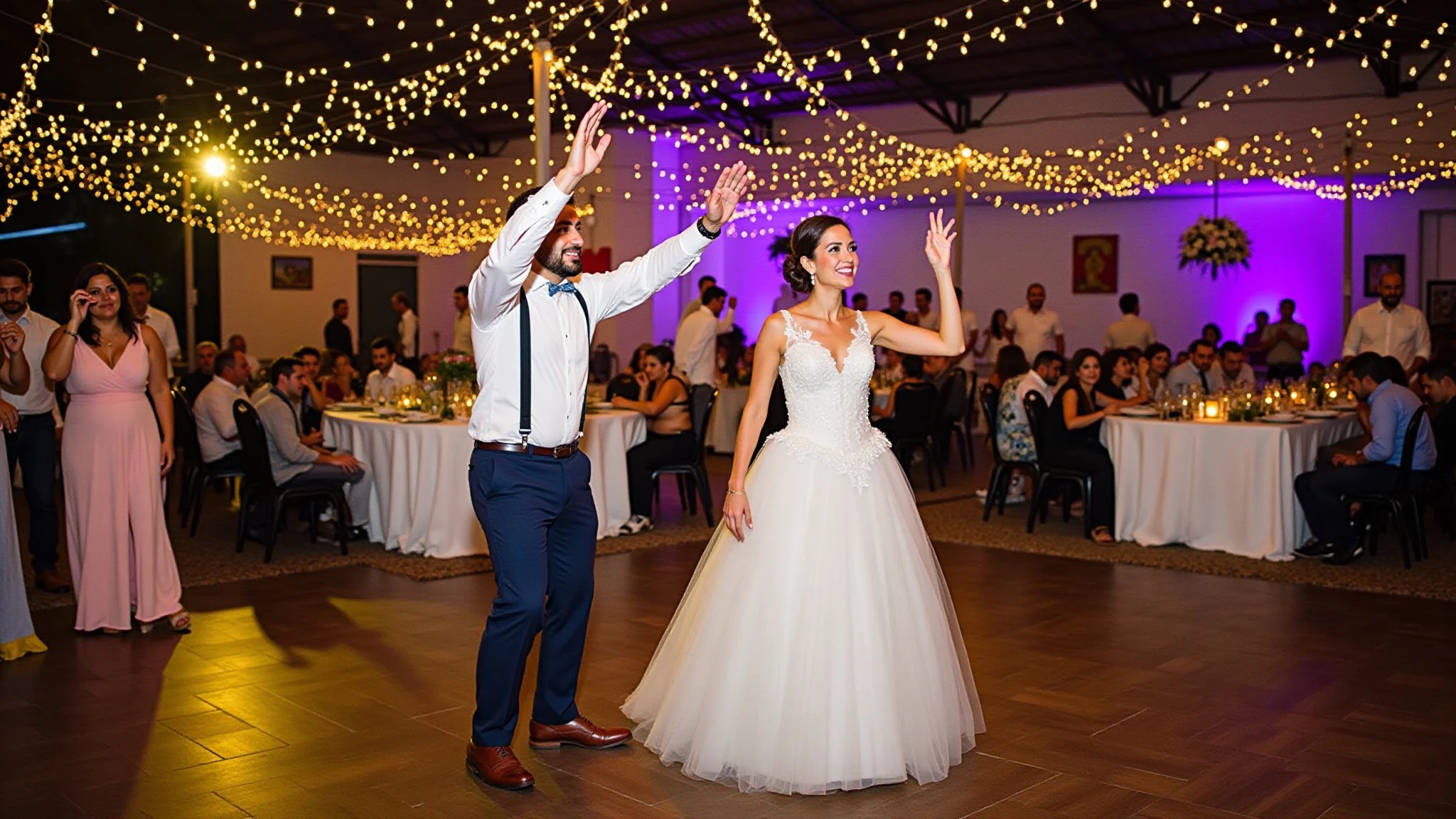 Recepção de casamento colorida e alegre em Arraial d'Ajuda, Bahia.