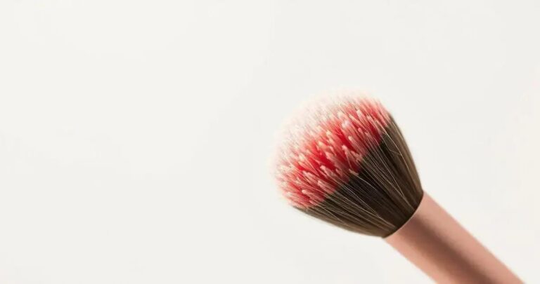 Pincel Duo Fiber Para Blush Suavidade e Efeito Esfumado