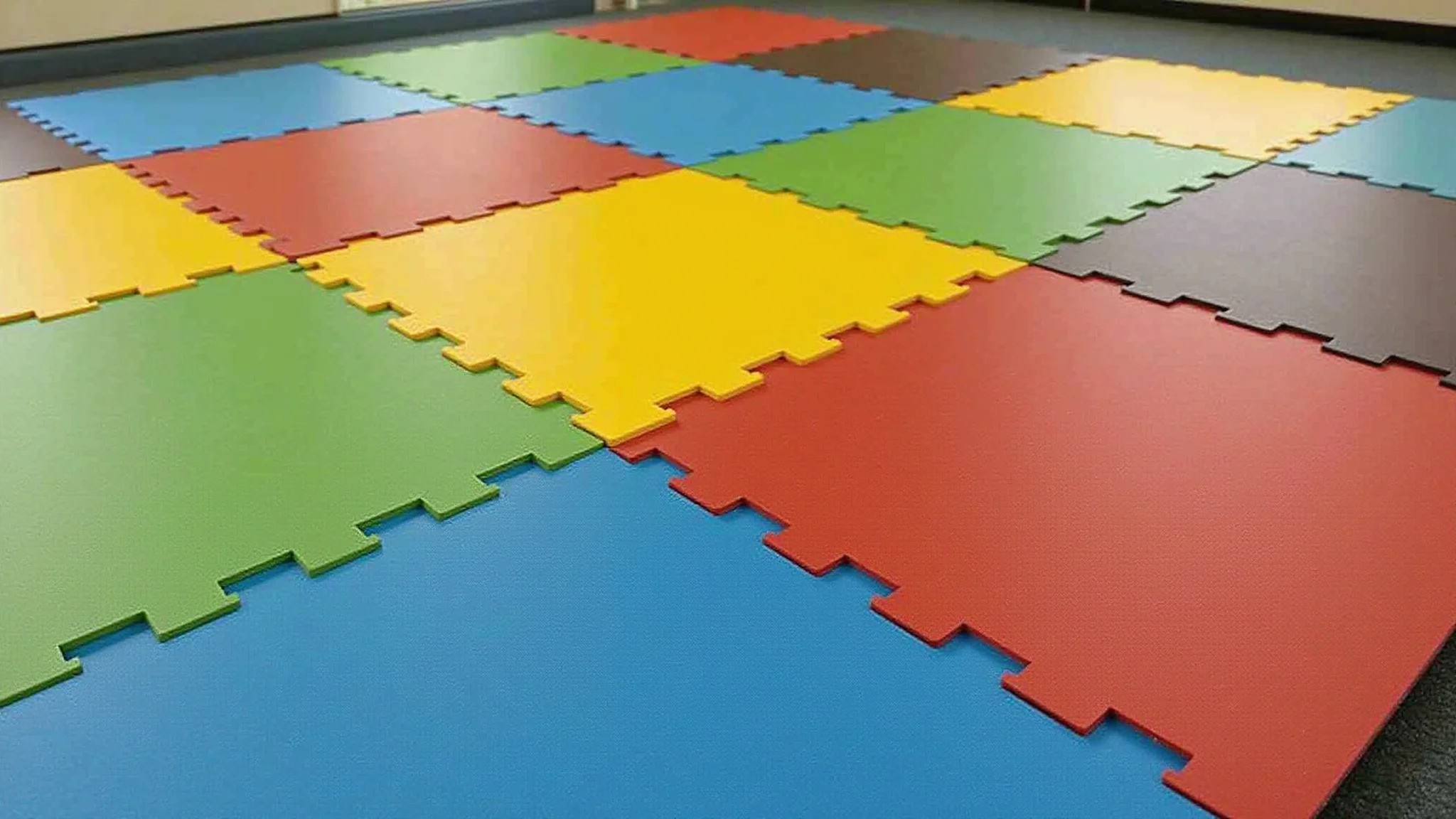 Amostras de pisos de borracha coloridos para playground.