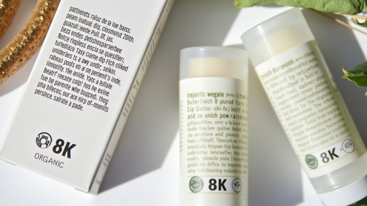 Hidratante labial vegano com cor