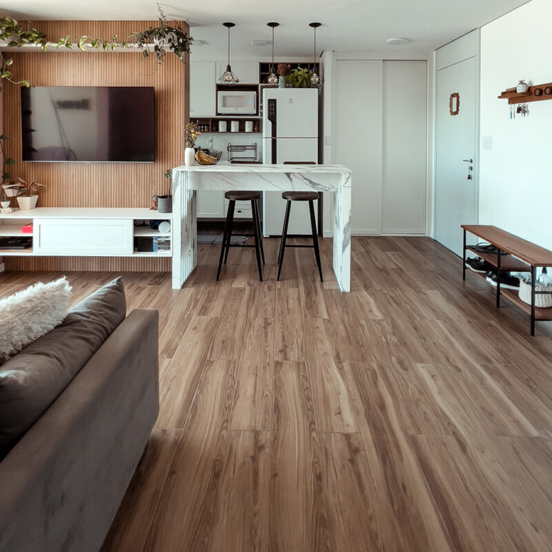 Woody porcelain provides the feeling of ...